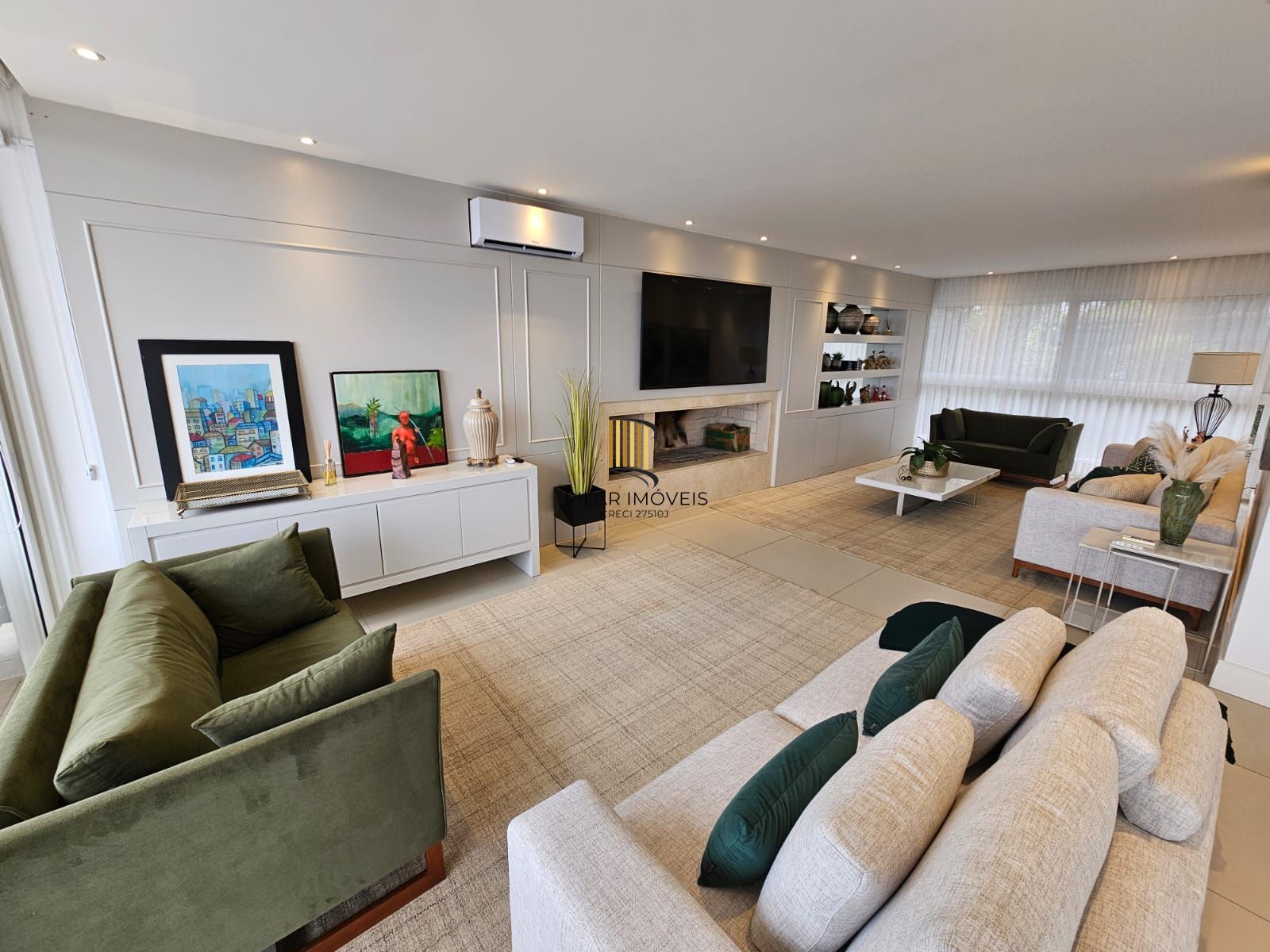 Casa mobiliada e decorada em Condomínio fechado