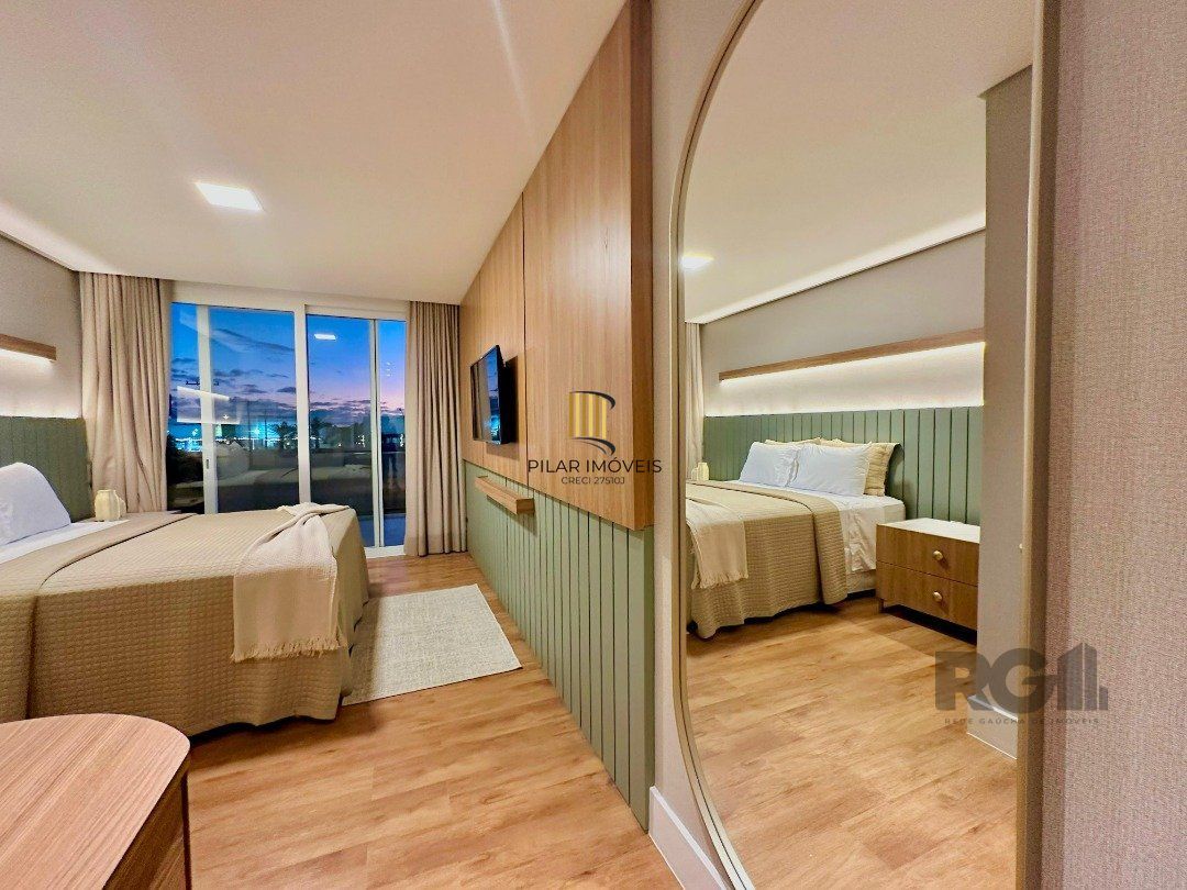 Sobrado Beira Lago com piscina e Deck com 457m² e 5 suítes no Condomínio Sense em Xangri-lá