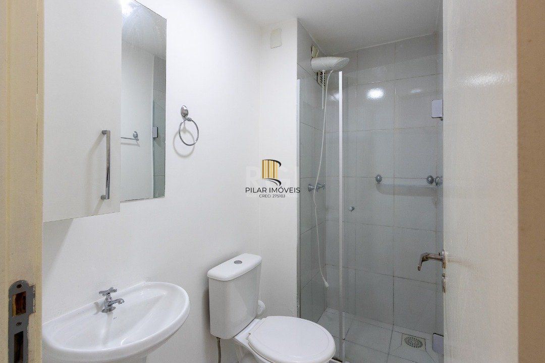 Apartamento com 03 dormitórios com infraestrutura completa semi mobiliado