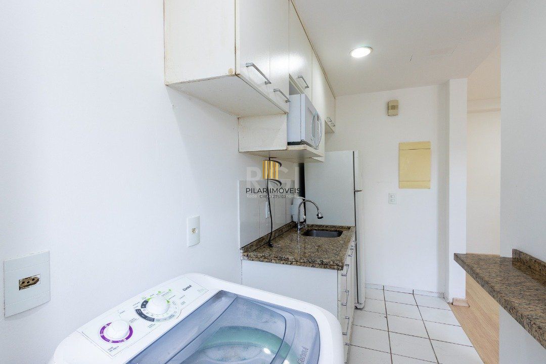 Apartamento com 03 dormitórios com infraestrutura completa semi mobiliado