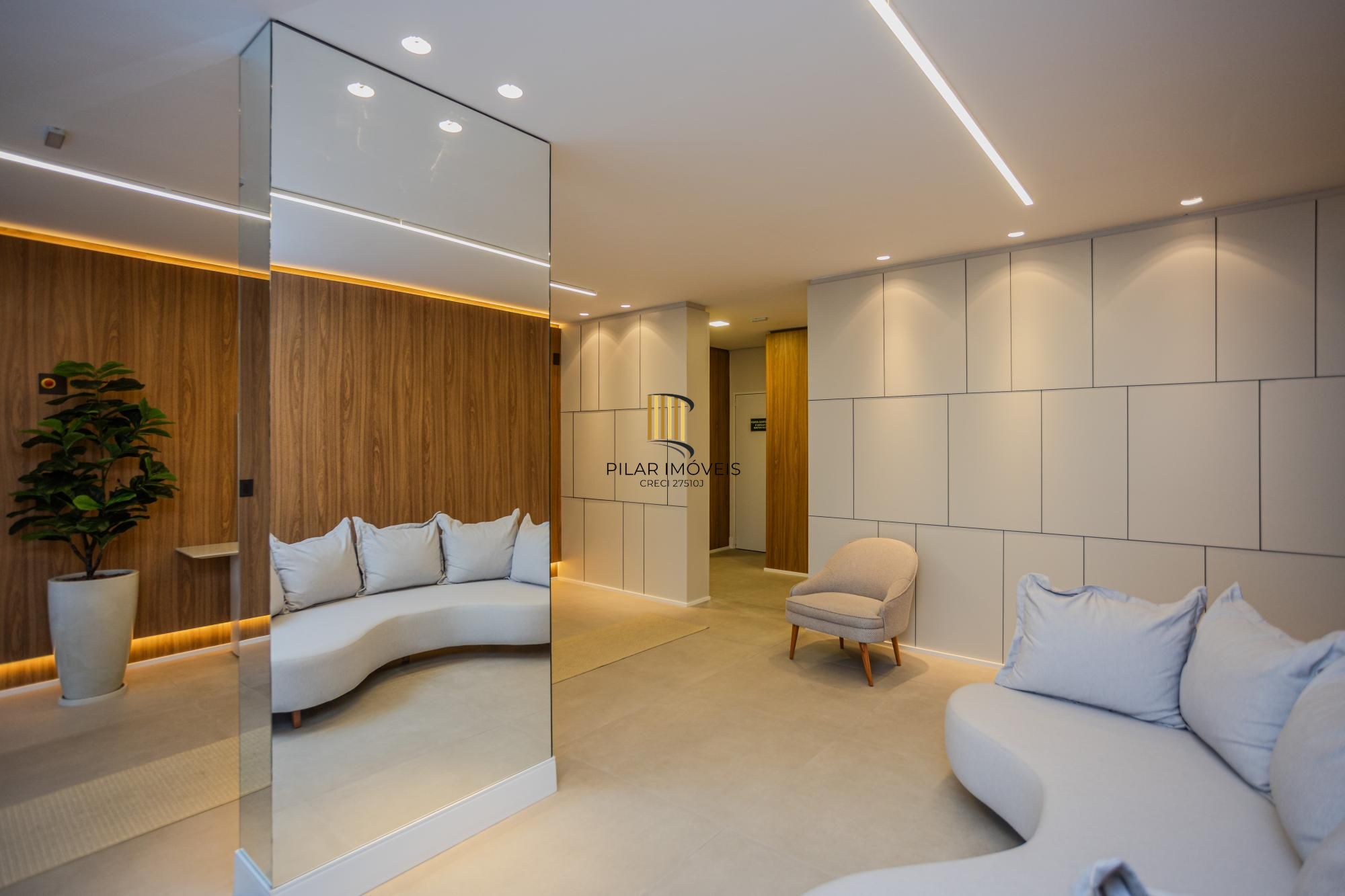 Apartamento no bairro Auxiliadora, com 03 suítes, 112m² privativos e 02 vagas de garagem!!