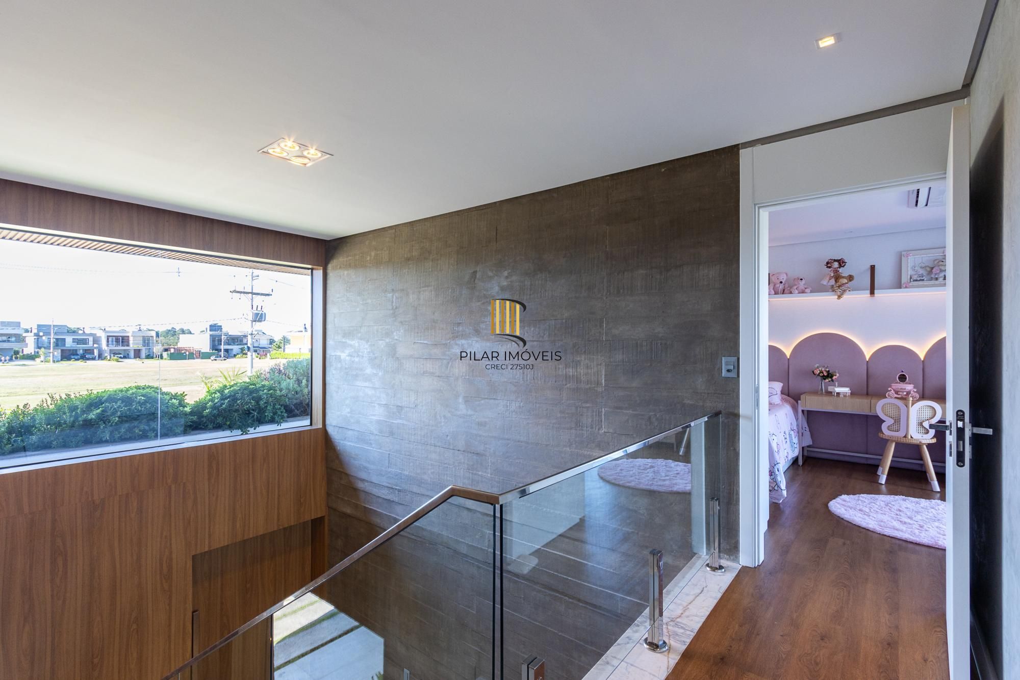 Casa em Condominio com 348m, 3 suites, 4 vagas de garagem em lote Molhado no Condominio Peninsula Ponta da Figueira.