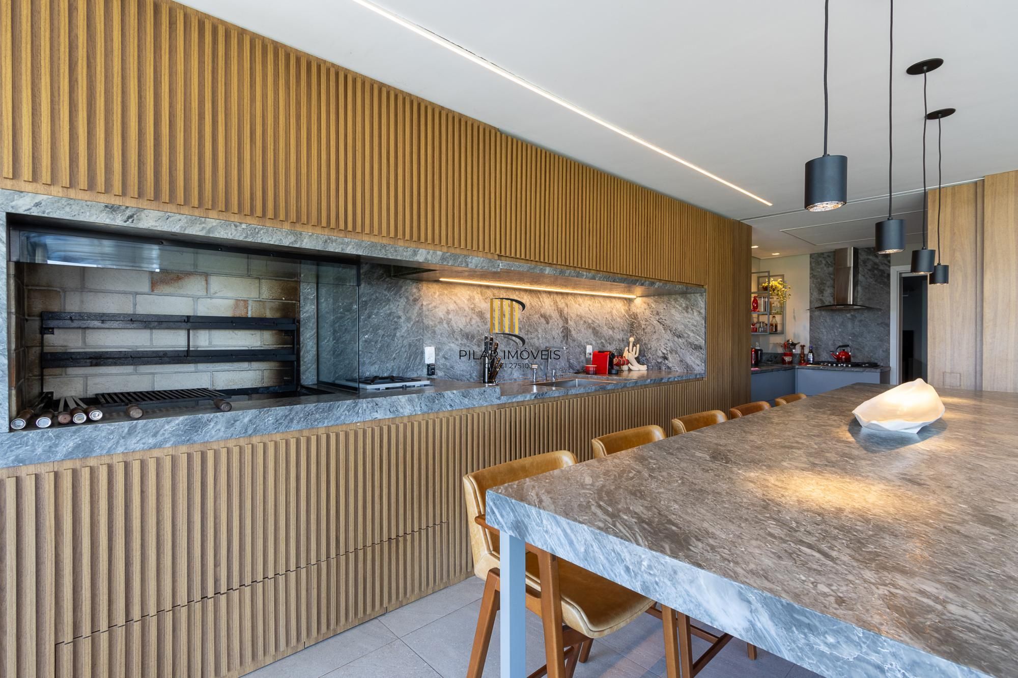 Casa em Condominio com 348m, 3 suites, 4 vagas de garagem em lote Molhado no Condominio Peninsula Ponta da Figueira.