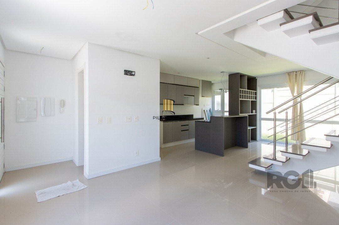Casa em Condomínio, 197m², 3dormitórios, bairro Glória