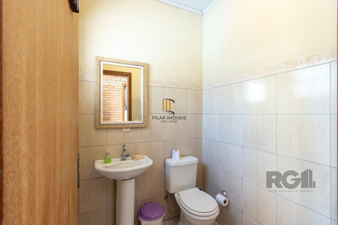 Casa 2 dormitórios no bairro Camaquã