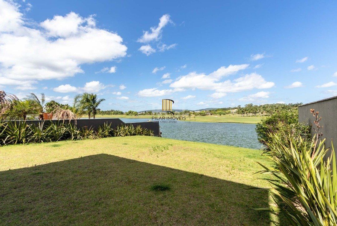 Casa condomínio | Terraville | Mobiliada | Fundo lago | 4 suites |