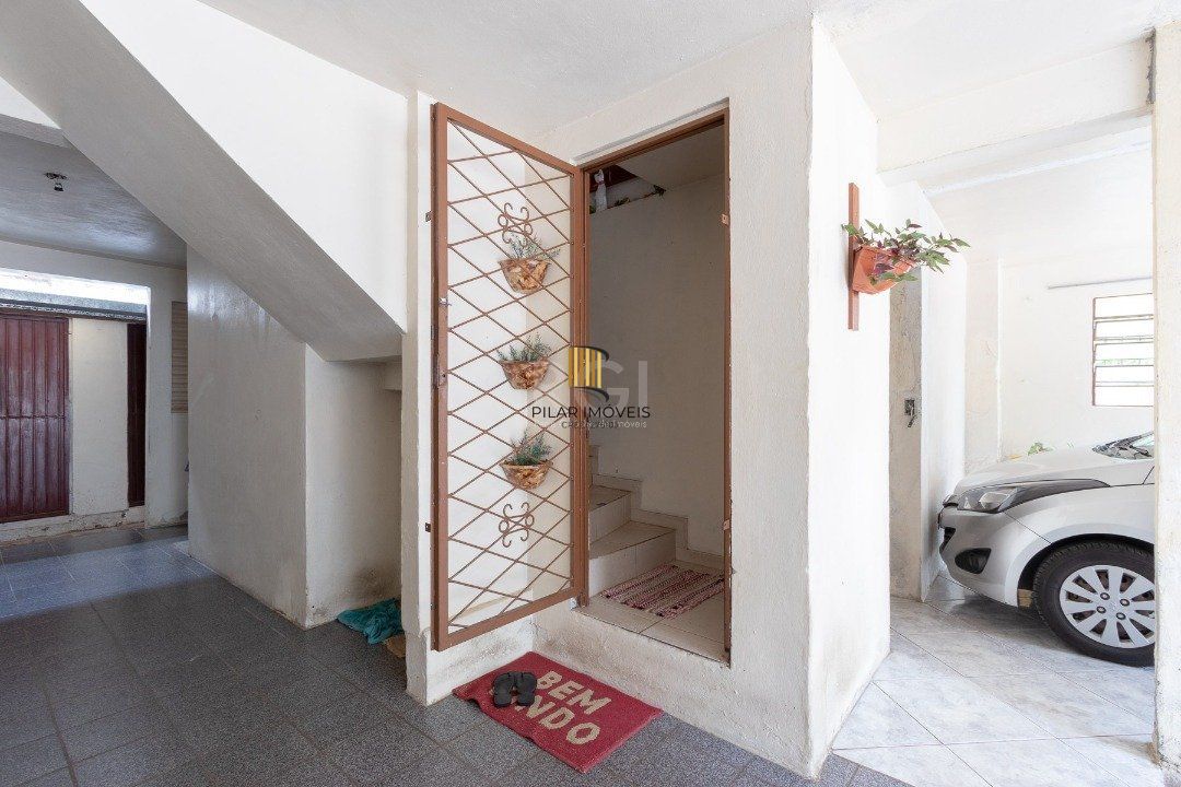 Casa para Venda - 161m², 3 dormitórios, 3 vagas - Nonoai