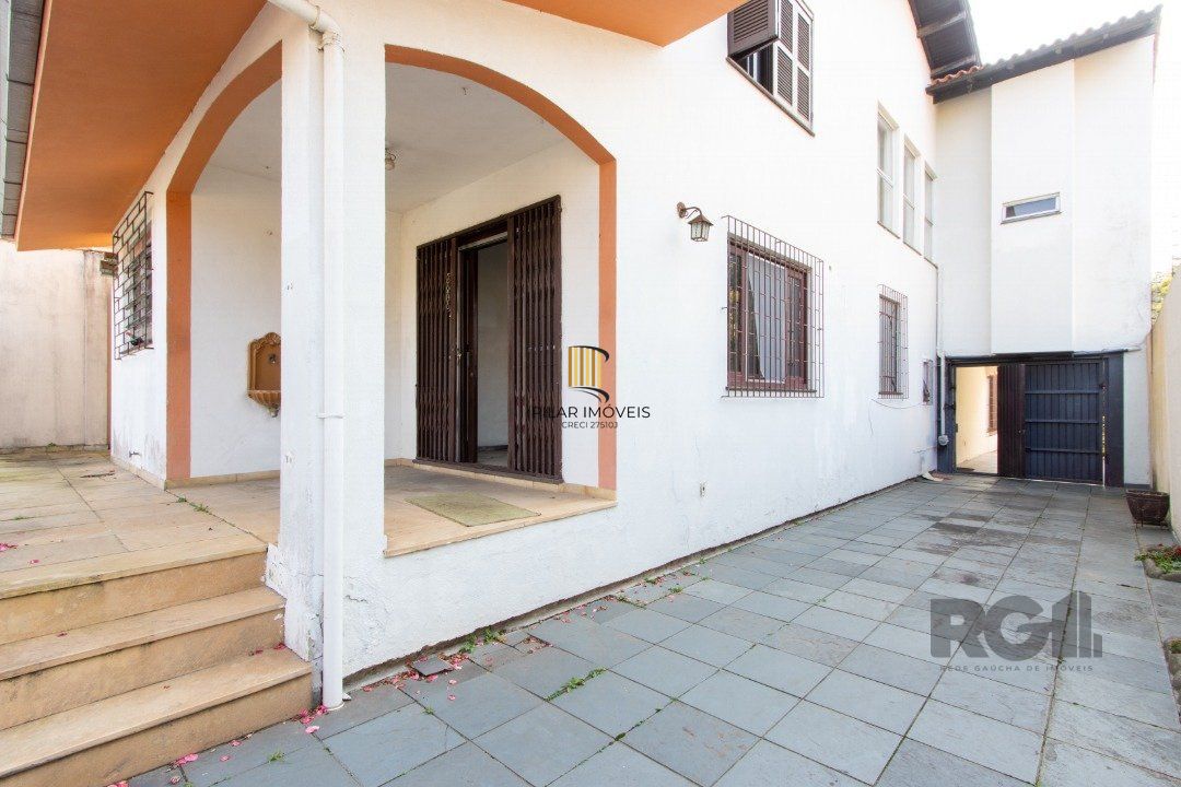 Casa para Venda - 72.6m², 4 dormitórios, sendo 1 suites, 6 vagas - Camaquã