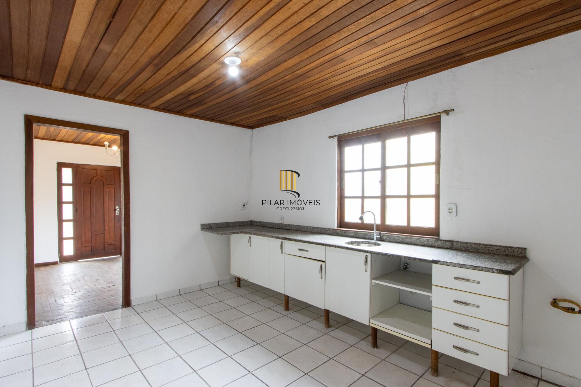 Casa para Venda - 235m², 2 dormitórios, 4 vagas - Cavalhada