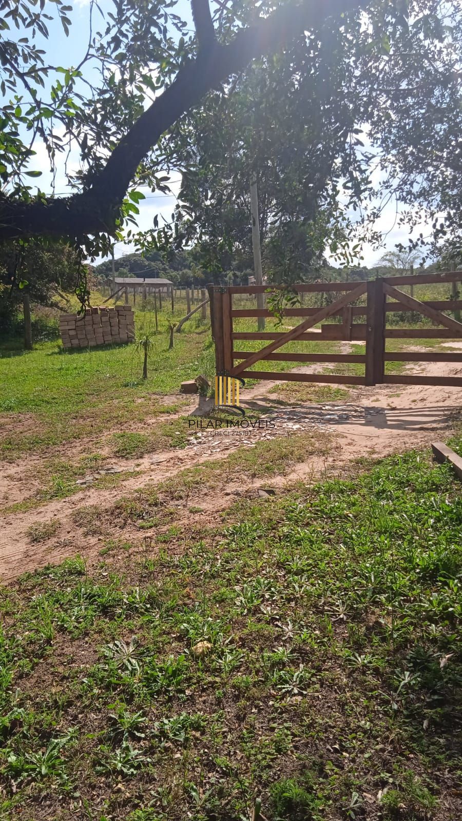 Chácara 2 dormitórios no bairro Distrito Industrial (Águas Claras)