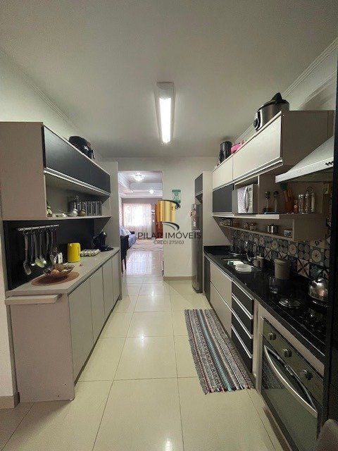 Casa 2 dormitórios no bairro Guarujá