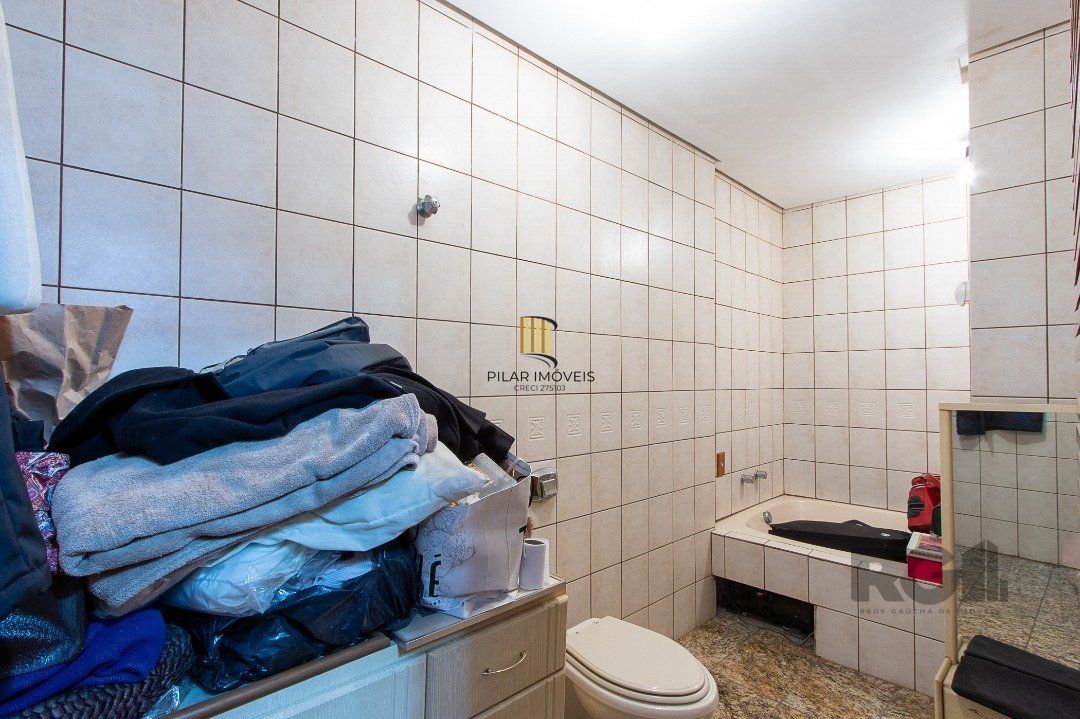 Casa 4 Dormitório(s) Bairro Nonoai