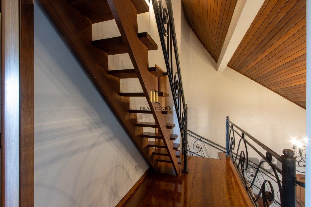 Casa para Venda com 4 dormitórios, sendo 2 suites e 4 vagas no bairro Jardim Isabel