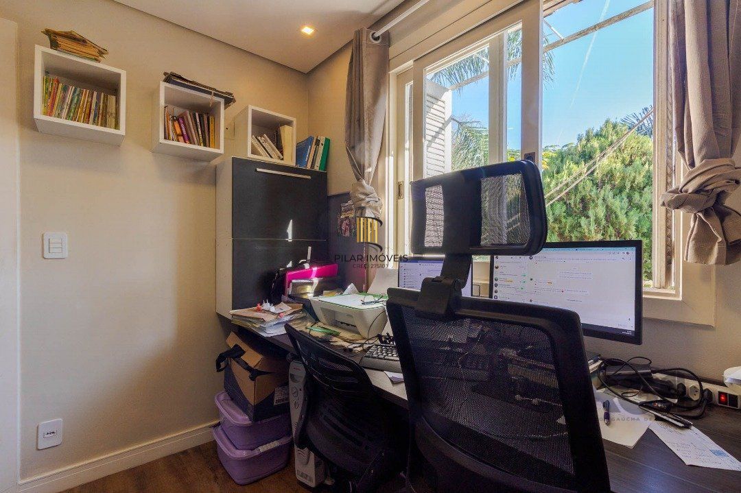 Casa em condomínio, 3 quartos, 1 suite, lareira, churrasqueira, 1 vaga - Bairro Tristeza