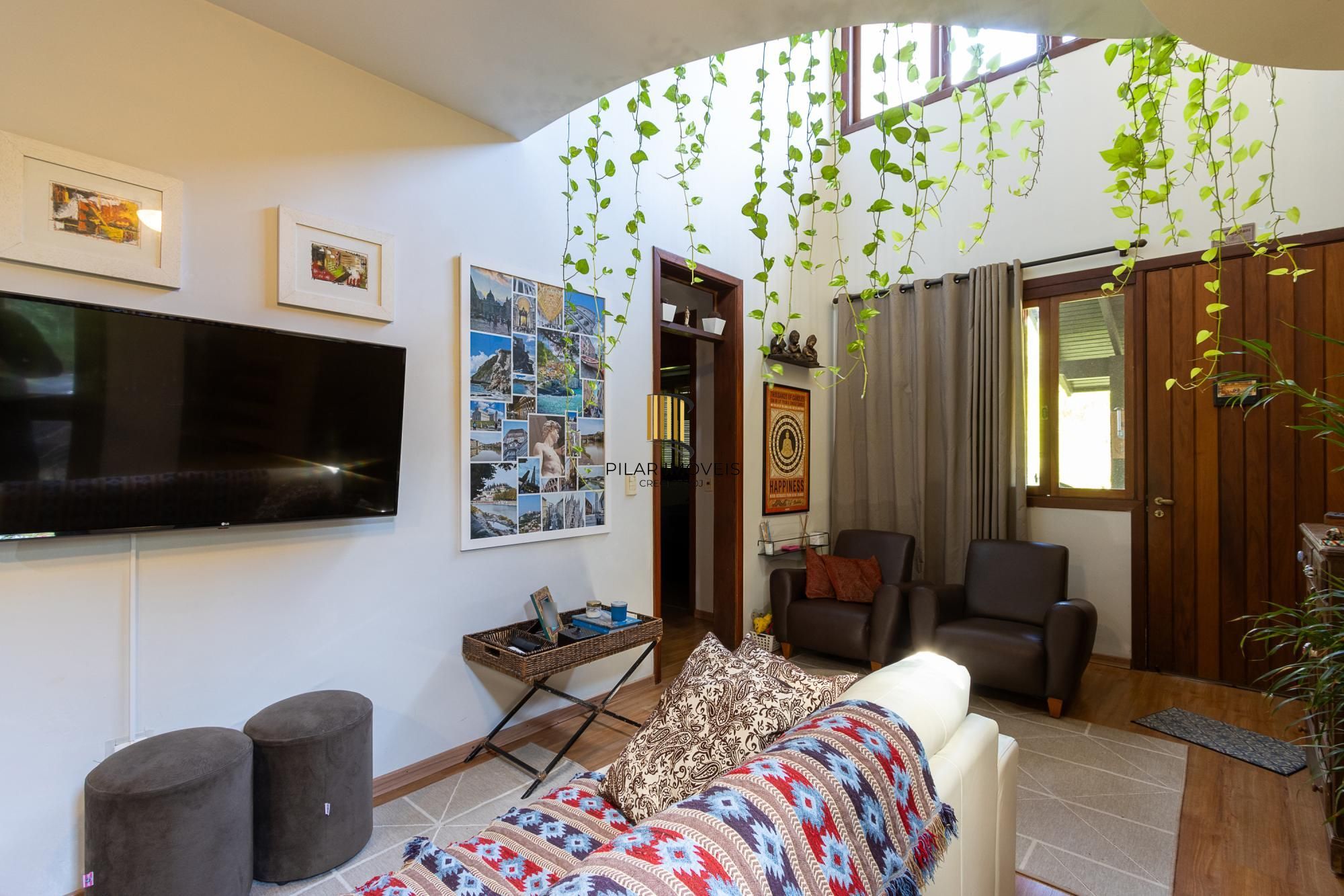 Casa em condomínio á venda com 6 dormitórios em Porto Alegre