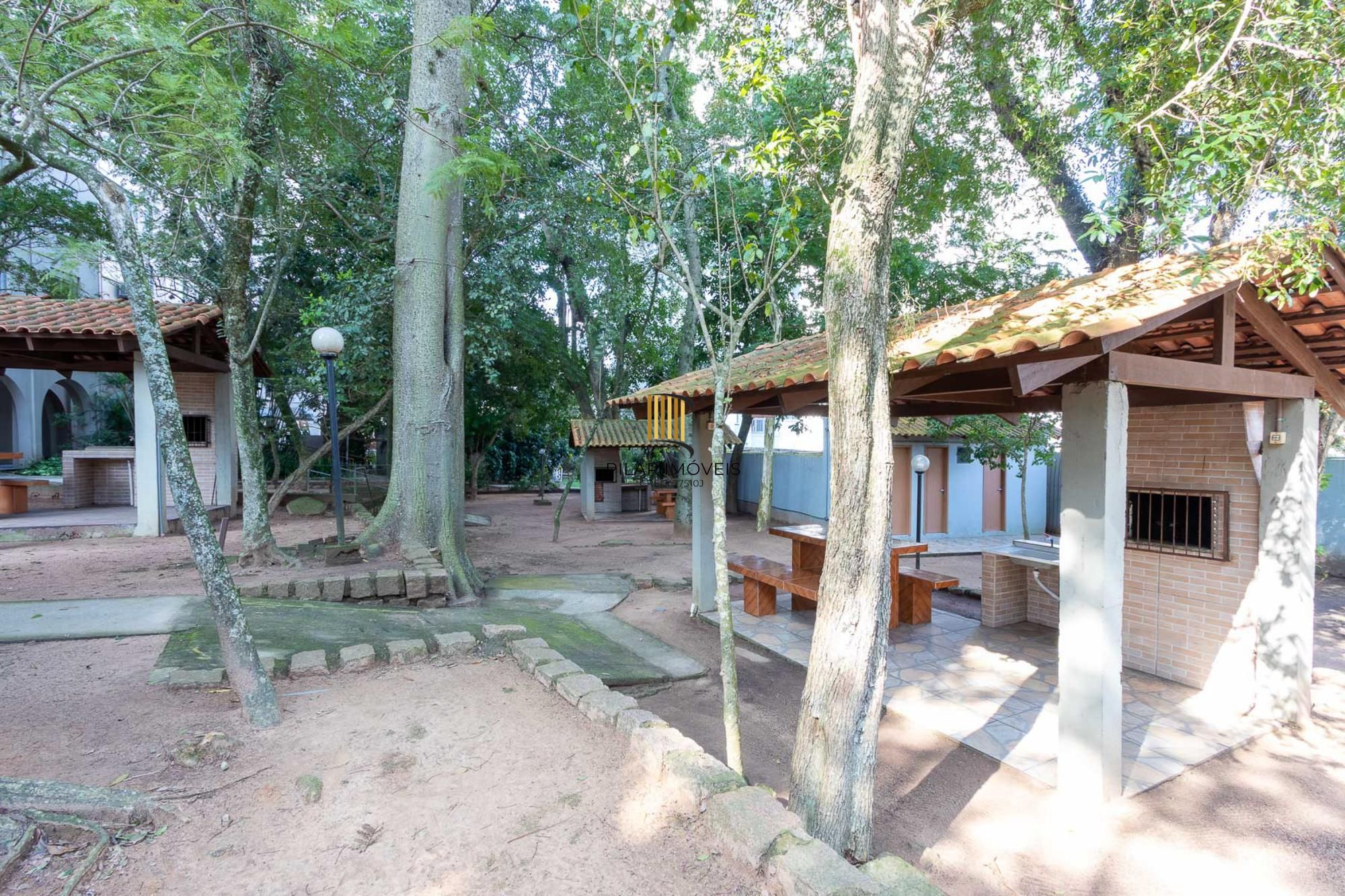 Apartamento 3 quartos, reformado, condomínio com infraestrutura - Bairro Cristal