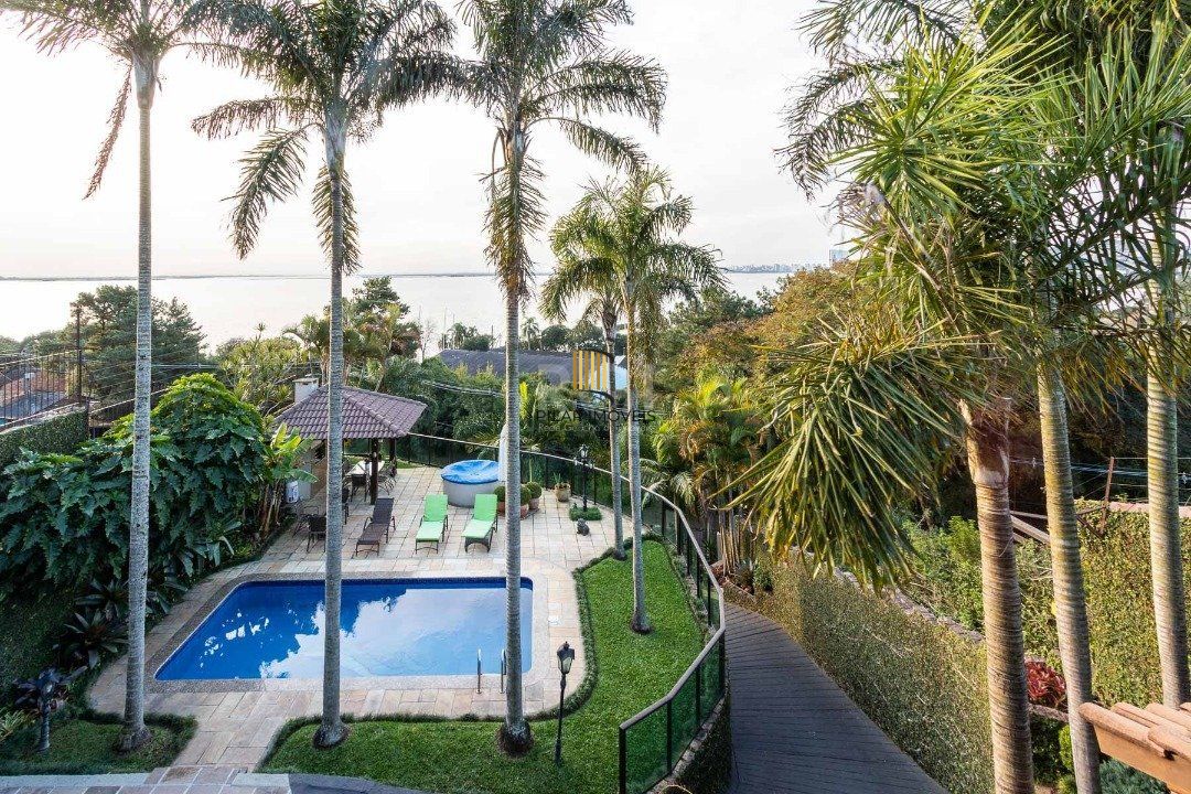 Casa para Venda - 430m², 4 dormitórios, sendo 2 suites, 4 vagas - Vila Assunção