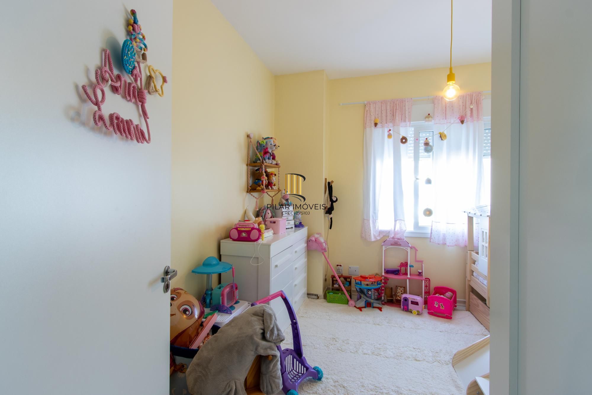 Casa de Condomínio 3 dormitórios no bairro Hípica