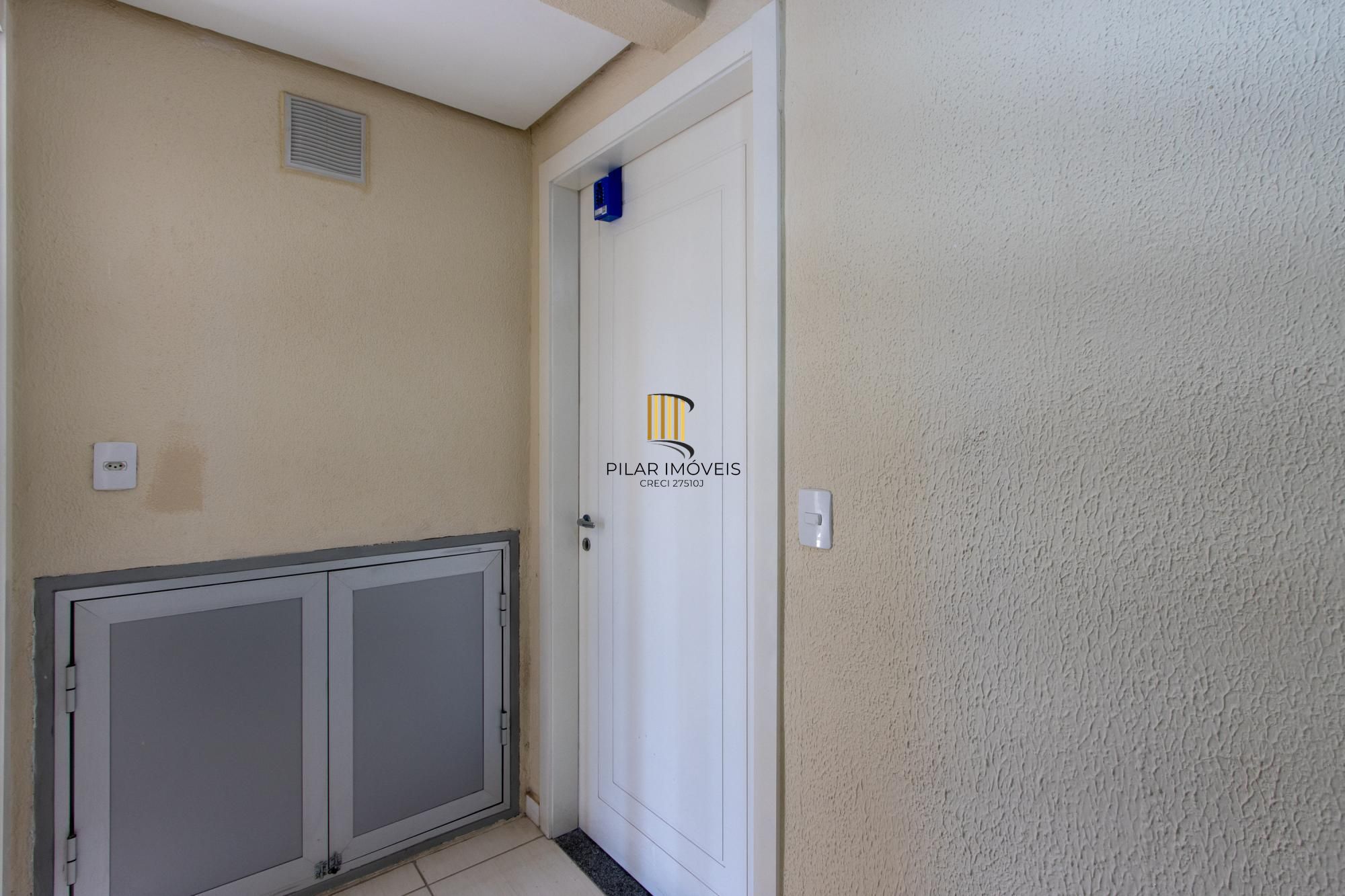 Apto com 3 dormitórios suíte e box coberto ( nunca habitado e reformado )