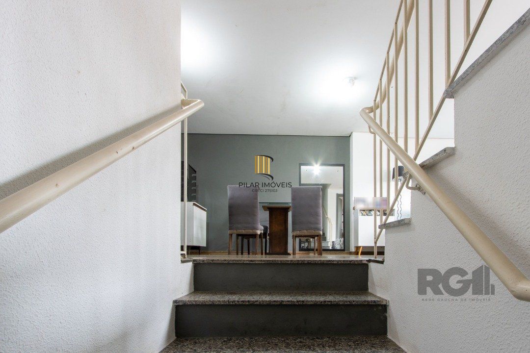Casa 3 dormitórios no bairro Camaquã
