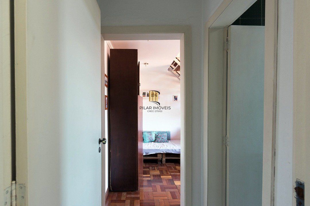 Casa para Venda - 320m², 5 dormitórios, sendo 2 suites, 3 vagas - Tristeza