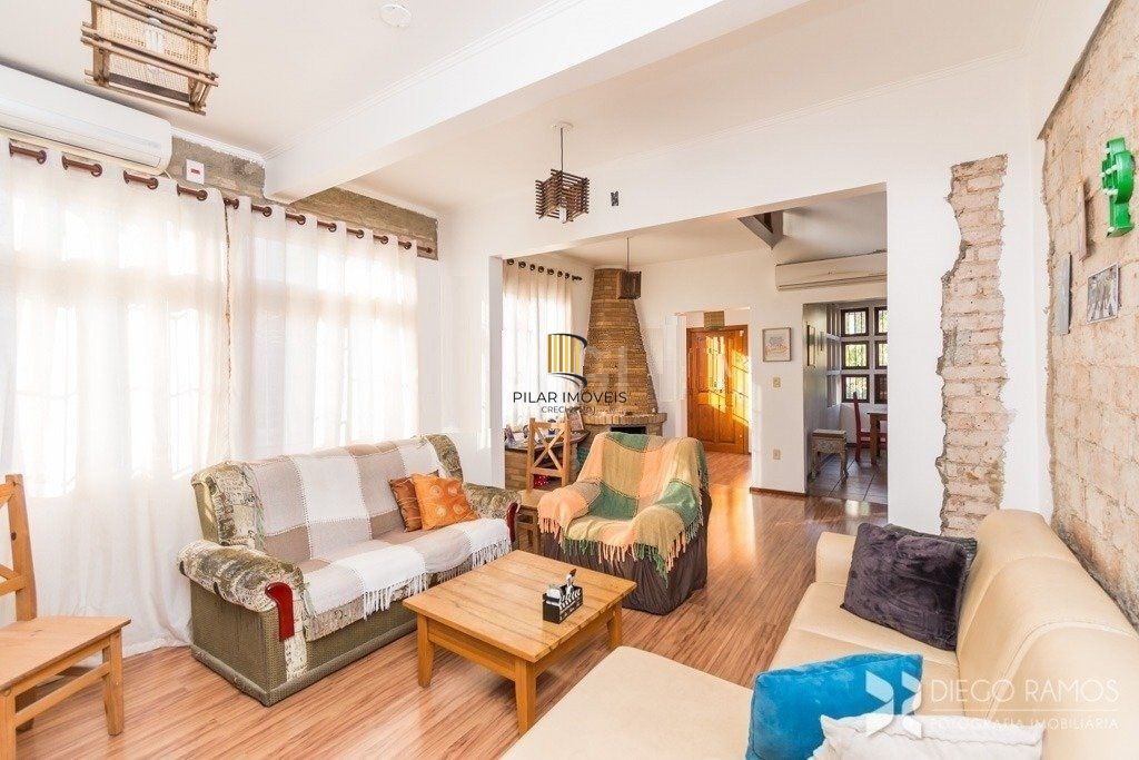BELO SOBRADO REFORMADO 3 DORMITÓRIOS - BAIRRO NONOAI - Pilar Imóveis