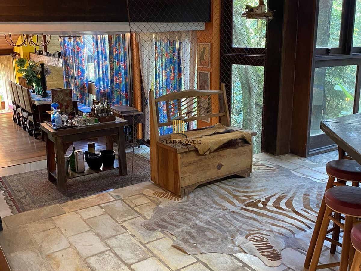 Casa com 7 dormitorios para venda Bairro Espírito Santo Porto Alegre, com 6 vagas.