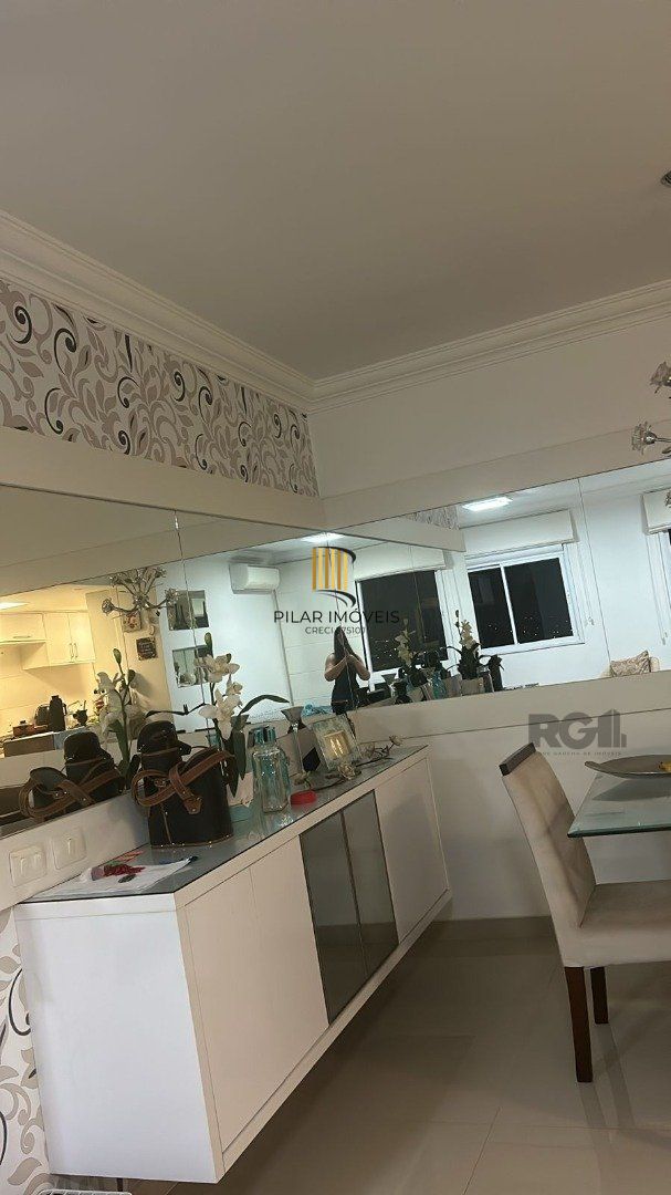 Apartamento 2 dormitórios no bairro Vila Monte Carlo