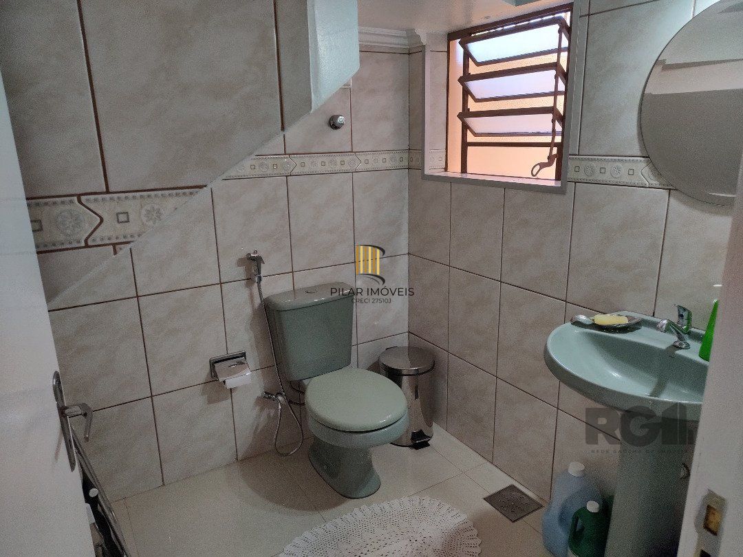 Casa 4 dormitórios Bairro Fião.