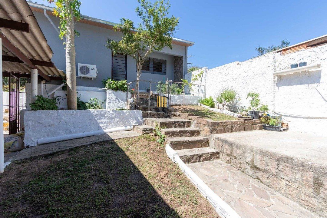 Casa para Venda - 110m², 2 dormitórios, sendo 1 suíte, 3 vagas - Espirito Santo