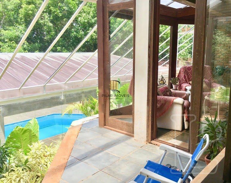 Casa para Venda - 570m², 3 dormitórios, sendo 1 suites, 2 vagas - Hípica