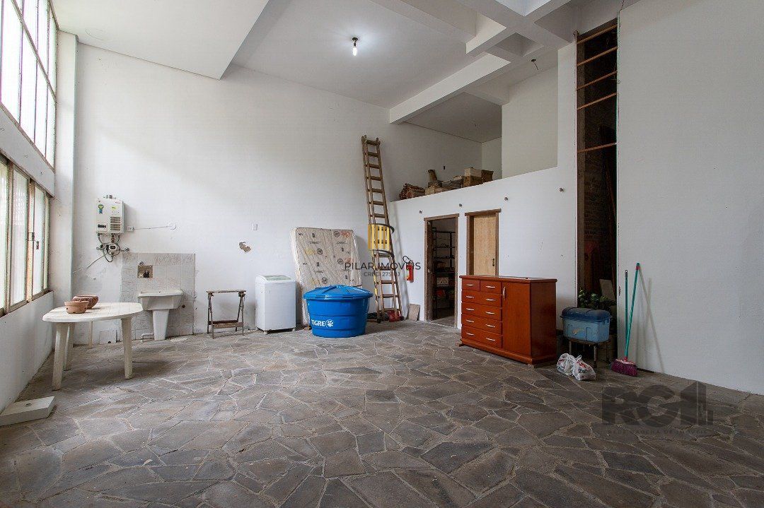 Prédio Comercial no bairro Pedra Redonda