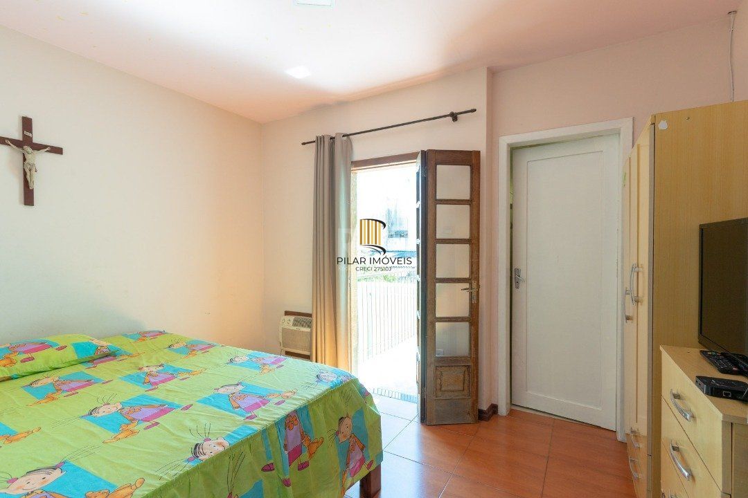Sobrado para Venda - 356.93m², 4 dormitórios, sendo 2 suites, 4 vagas - Tristeza