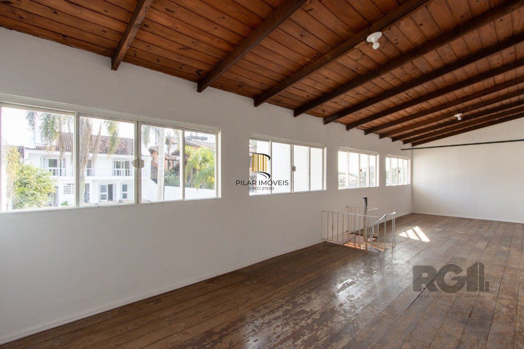 Casa para Venda - 337m², 3 dormitórios, sendo 1 suites, 3 vagas - Cristal