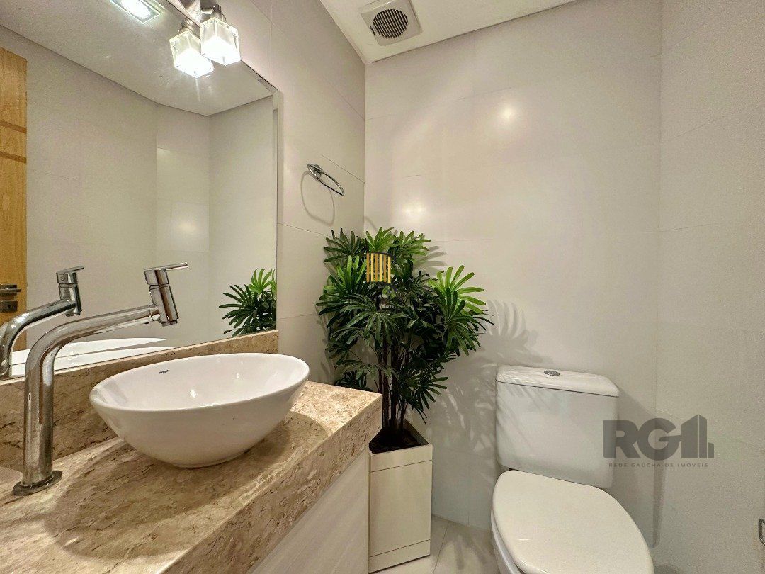 APARTAMENTO COM TERRAÇO E VISTA PARA O MAR, À VENDA  EM CAPÃO DA CANOA 