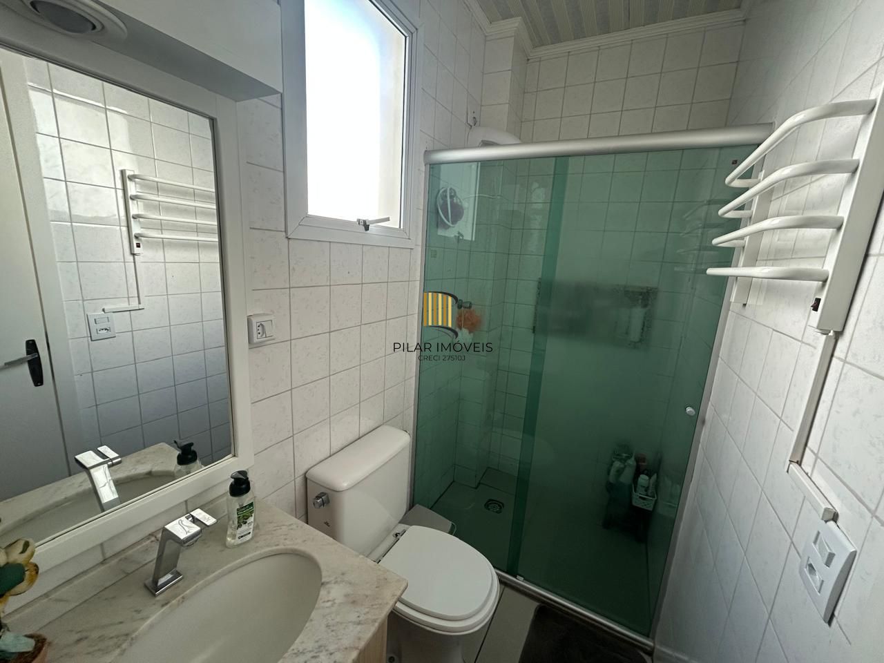 Apartamento 2 dormitórios  I Vaga  de garagem- bairro Tristeza