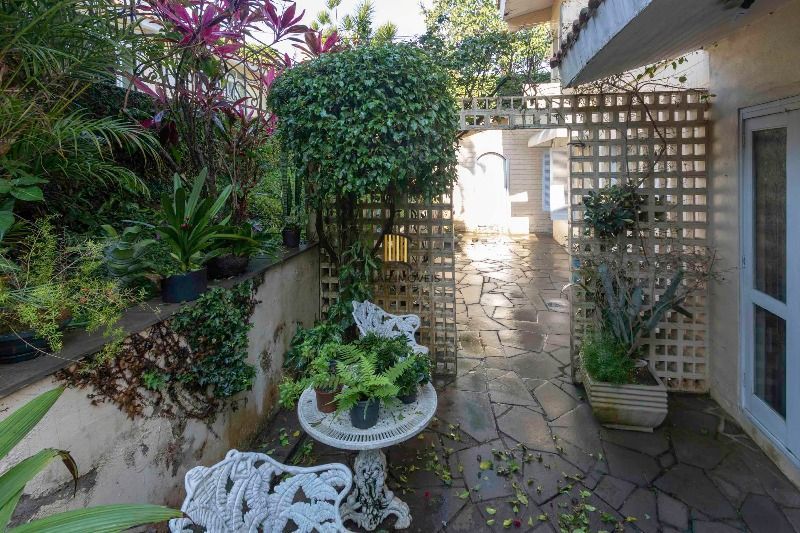 Casa para Venda - 420m², 5 dormitórios, sendo 2 suites, 6 vagas - Nonoai