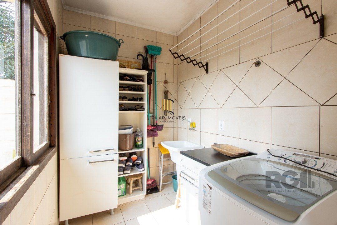 Casa 6 dormitórios no bairro Tristeza