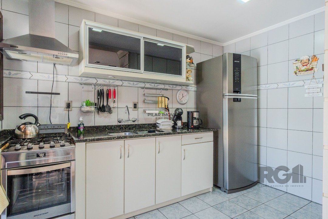 Casa 3 dormitórios no bairro Hípica
