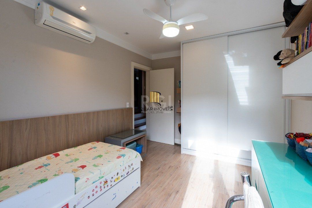 Casa Condominio para Venda - 280m², 3 dormitórios, sendo 1 suites, 4 vagas - Campo Novo