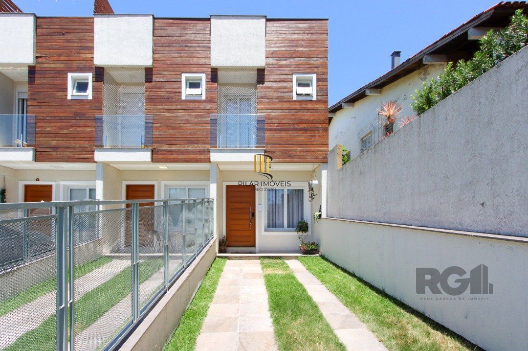 Ótima casa com 3dormitórios 1 suite no bairro Tristeza