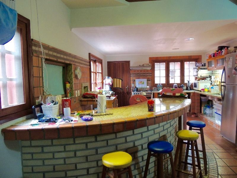 Casa para Venda com 3 dormitórios, sendo 2 suites e 3 vagas no bairro Belém Novo