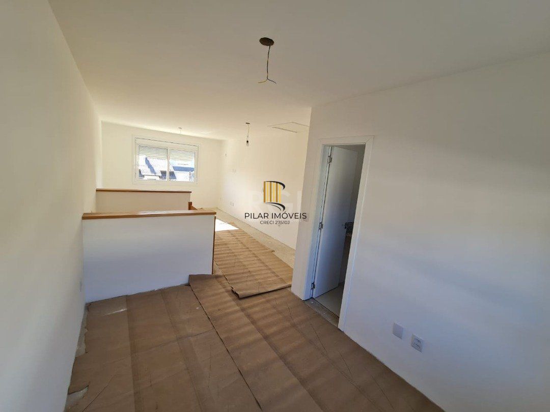 Casa para Venda - 133m², 3 dormitórios, sendo 3 suites, 1 vaga - Guarujá