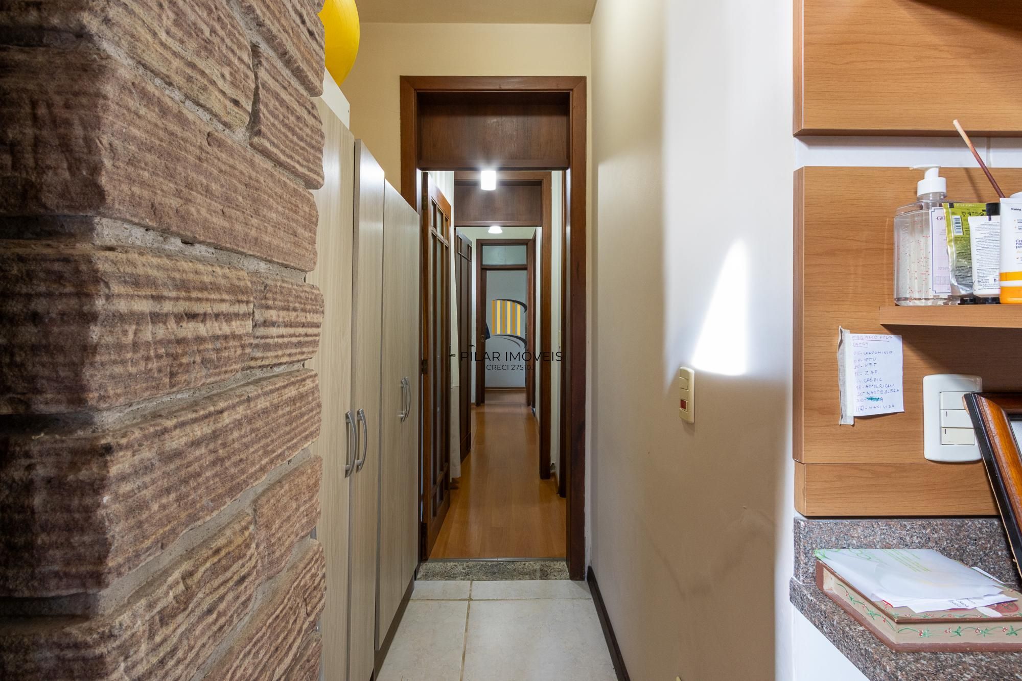 Casa em condomínio á venda com 6 dormitórios em Porto Alegre