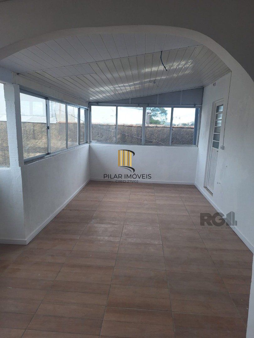 Casa 5 dormitórios no bairro Azenha