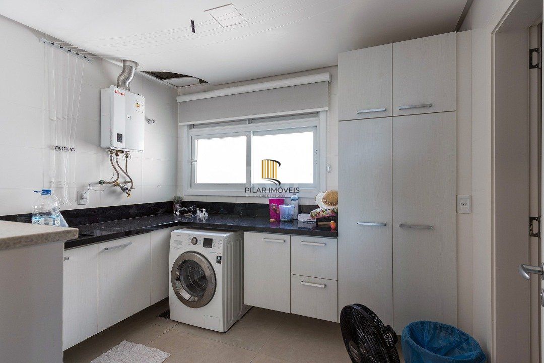 Cobertura para Venda - 319.17m², 3 dormitórios, sendo 3 suites, 4 vagas - Cristal