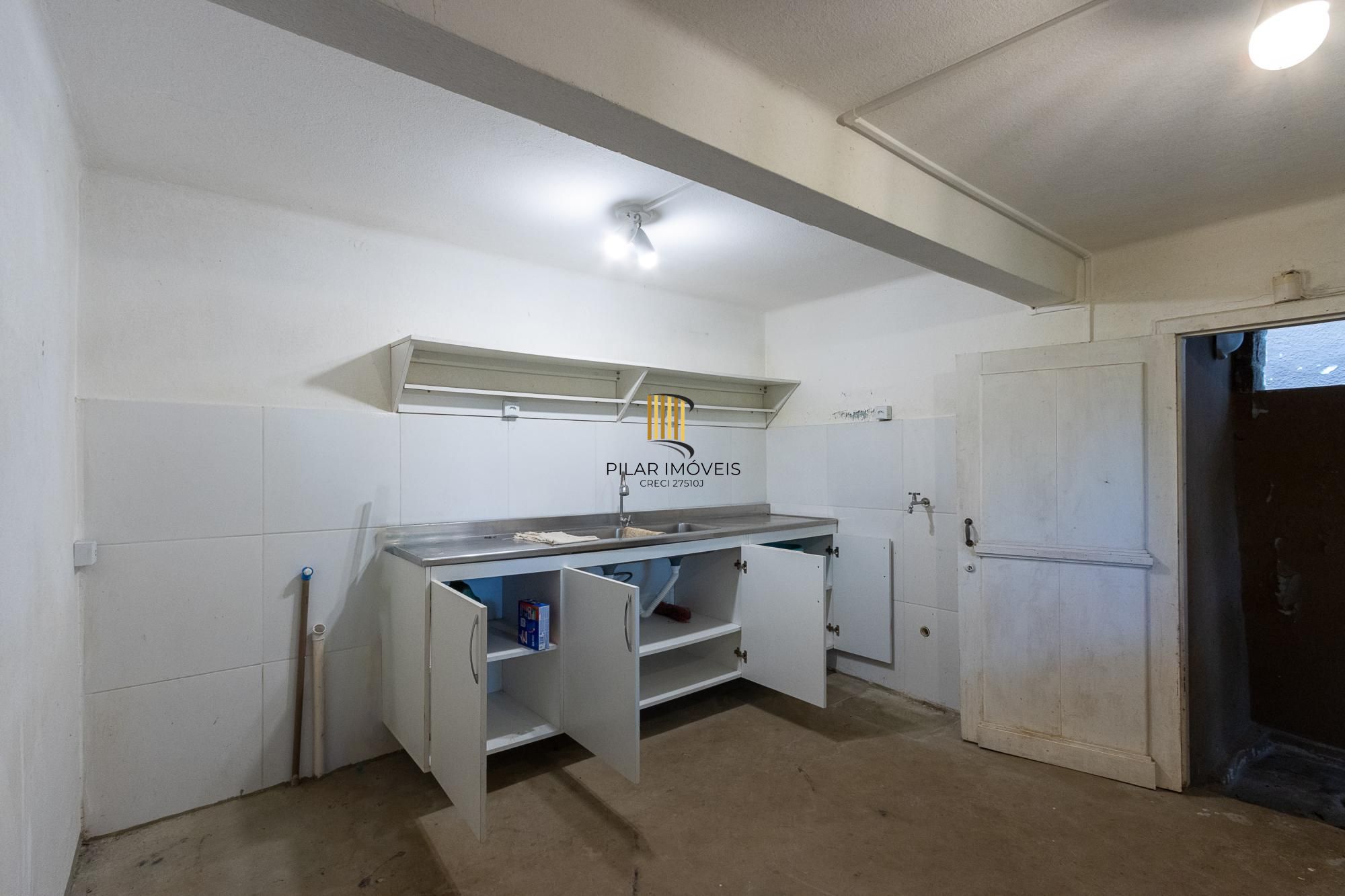 Bela casa térrea, 2 dormitórios e 1 suite - Parte alta do Bairro Espirito Santos