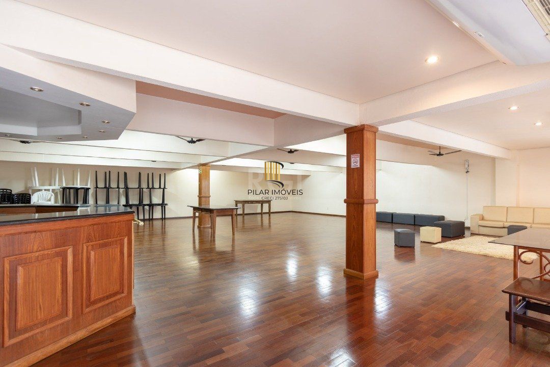 Cobertura para Venda - 302m², 4 dormitórios, sendo 1 suites, 3 vagas - Menino Deus