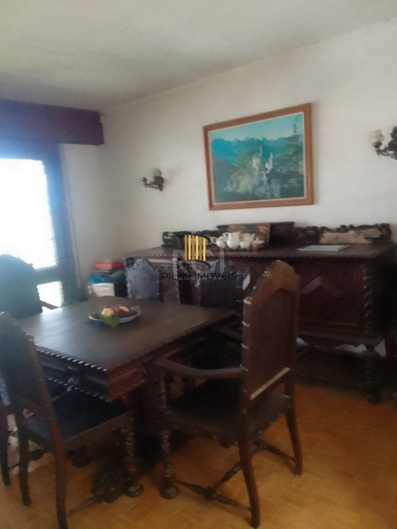 Casa para Venda - 400m², 7 dormitórios, sendo 1 suites, 2 vagas - Vila Assunção