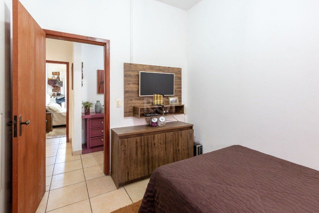 Casa para Venda - 250m², 3 dormitórios, sendo 1 suites, 3 vagas - Tristeza